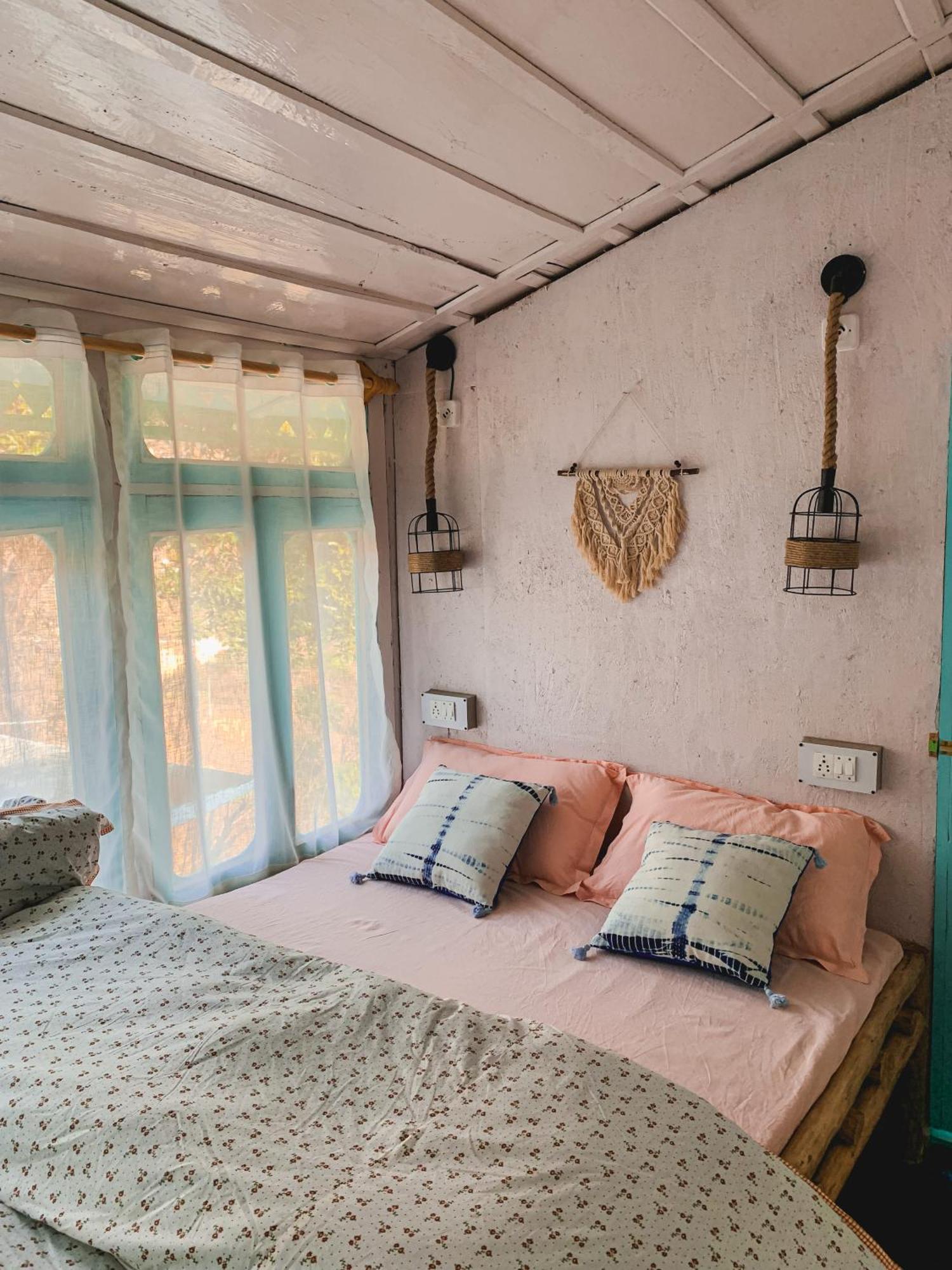 Хостел The Nook, Sainj Экстерьер фото